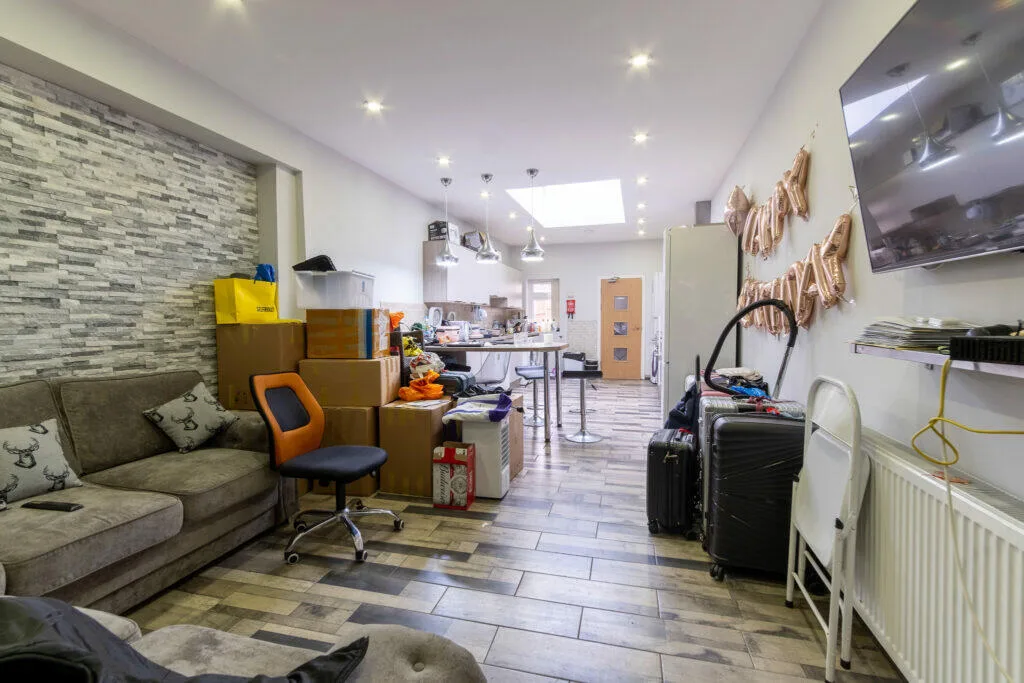 6 bedroom house for rent