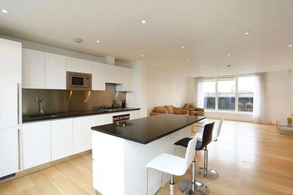 3 bedroom flat for rent
