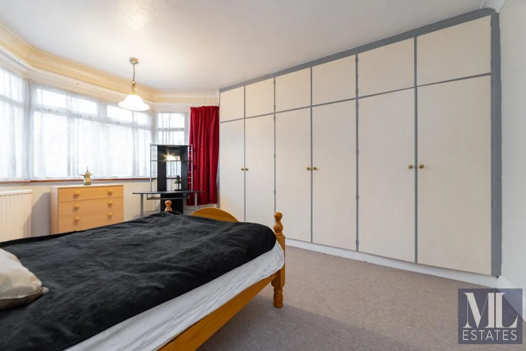 3 bedroom semi-detached house for rent
