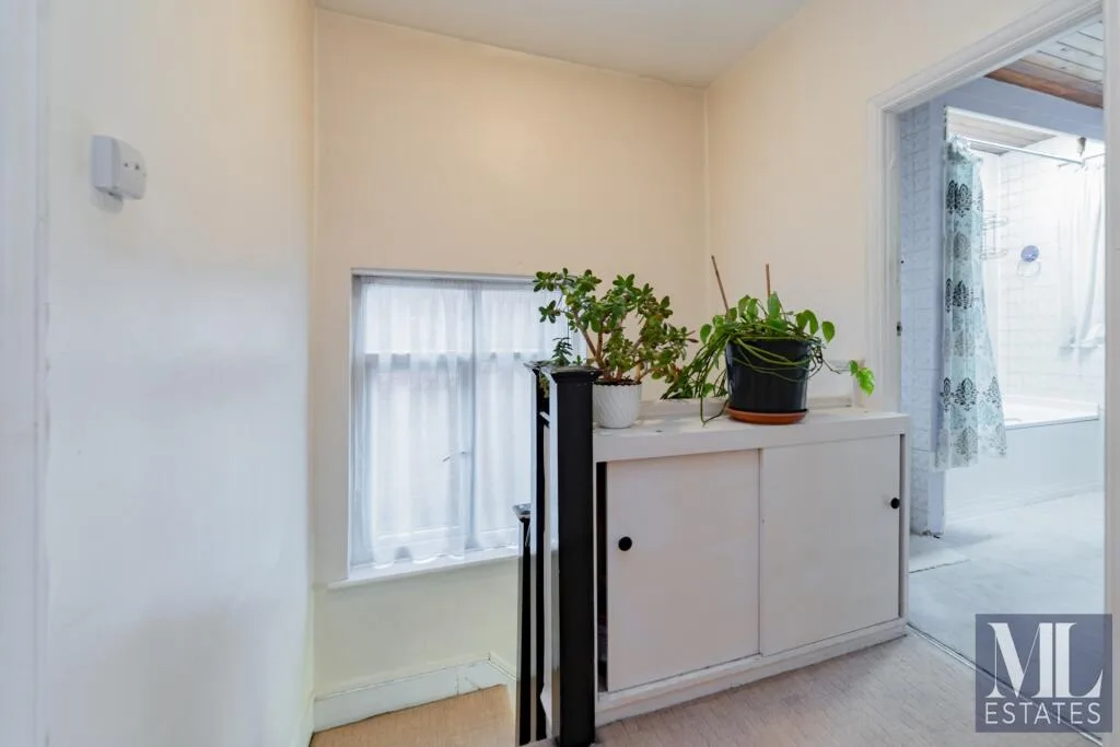 3 bedroom semi-detached house for rent