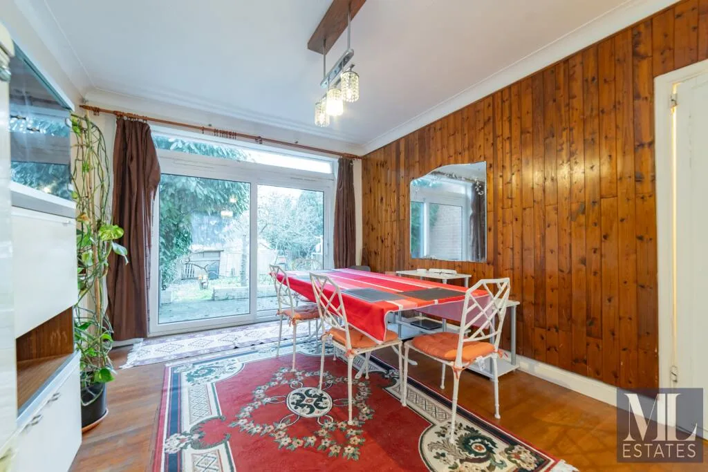 3 bedroom semi-detached house for rent
