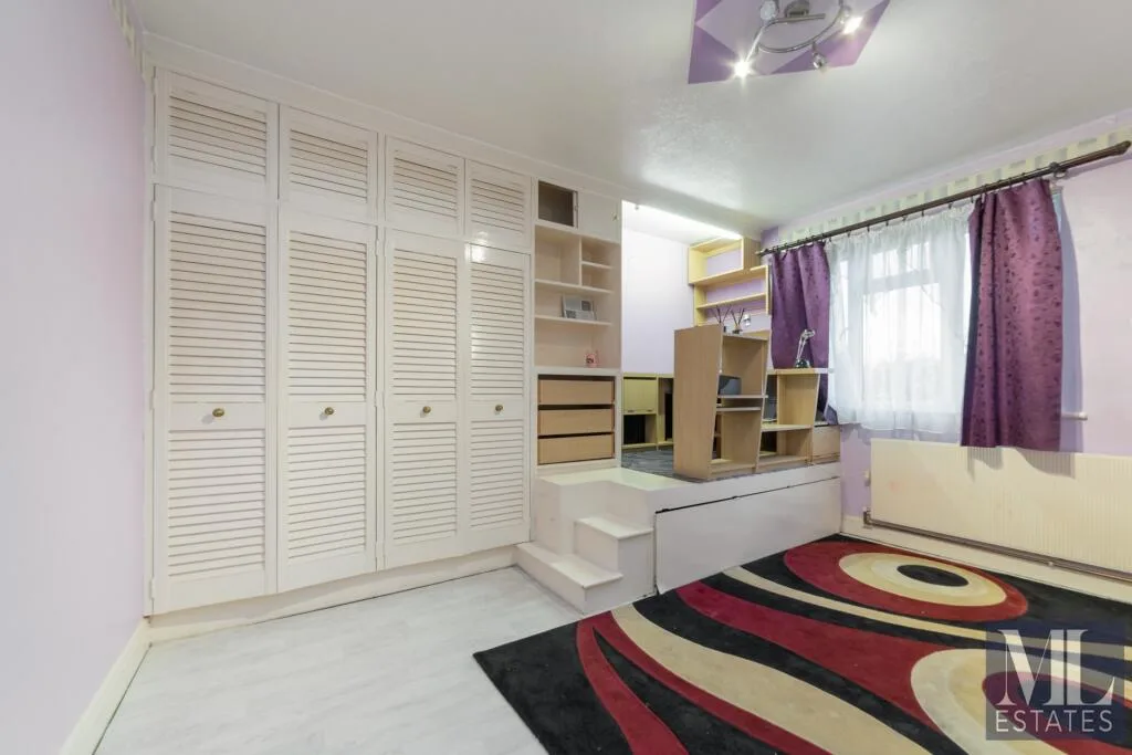 3 bedroom semi-detached house for rent