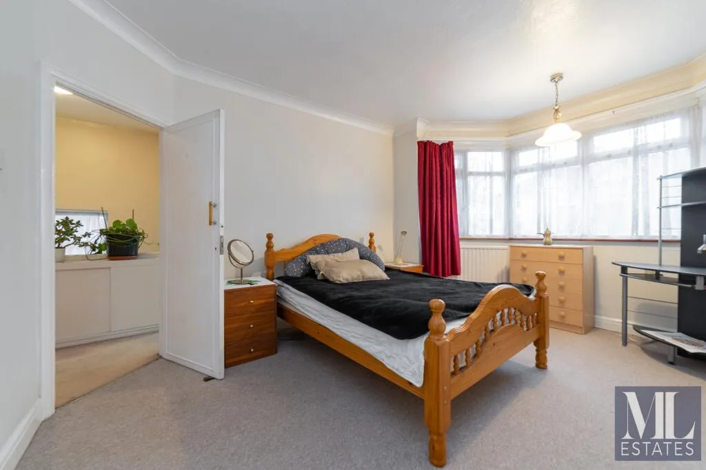 3 bedroom semi-detached house for rent
