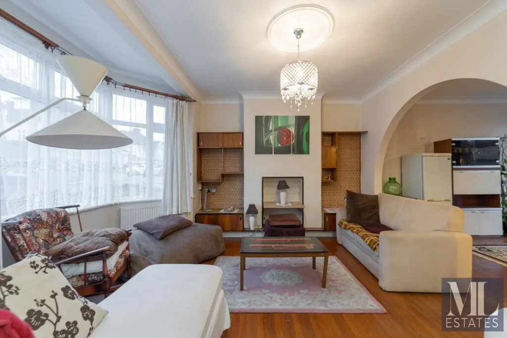 3 bedroom semi-detached house for rent