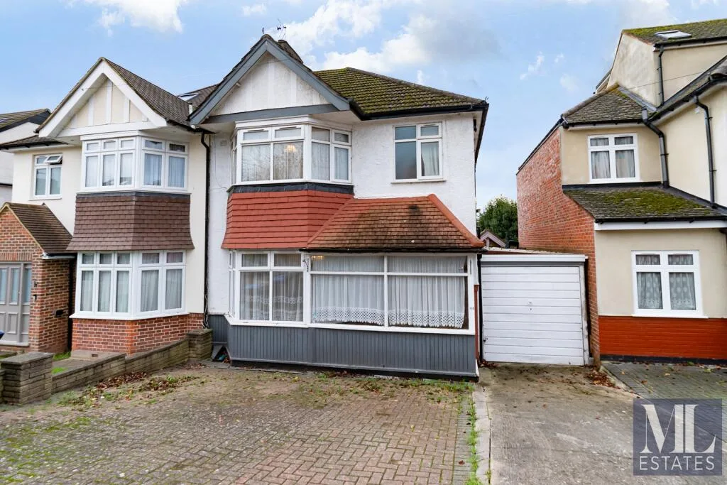 3 bedroom semi-detached house for rent
