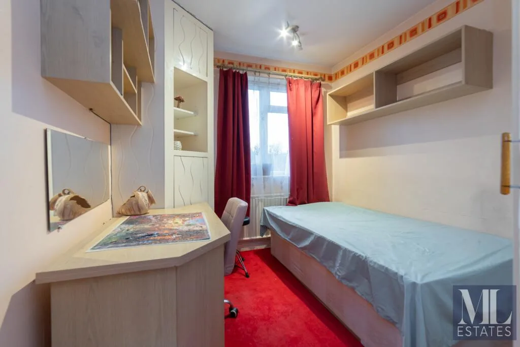 3 bedroom semi-detached house for rent