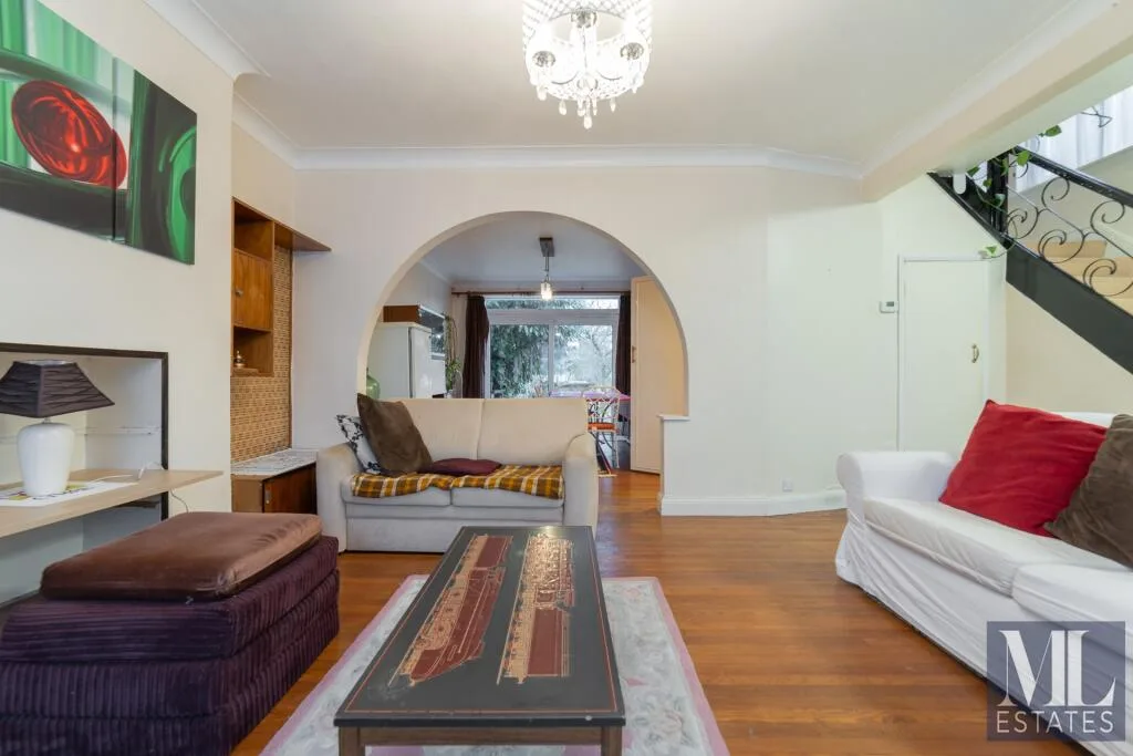 3 bedroom semi-detached house for rent
