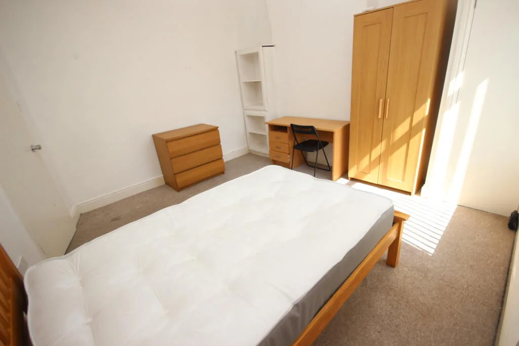 4 bedroom terraced house for rent