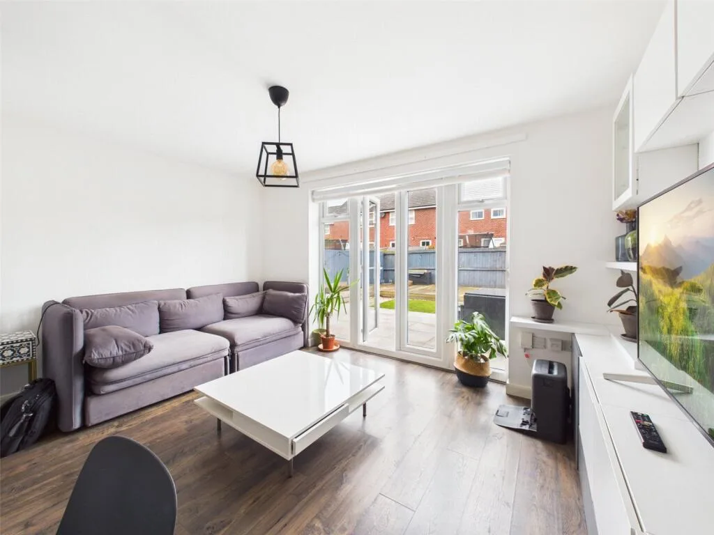 2 bedroom semi-detached house for rent