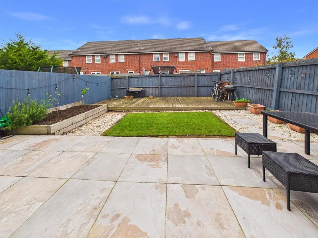 2 bedroom semi-detached house for rent