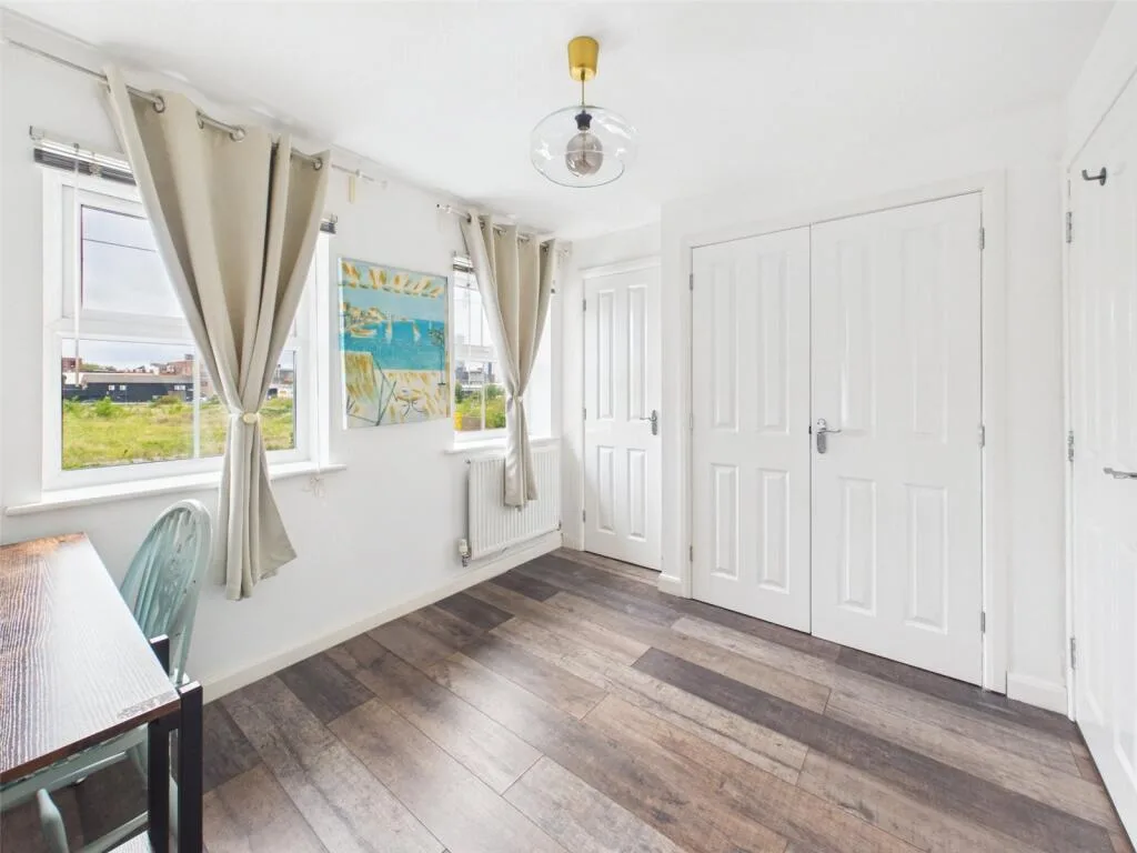 2 bedroom semi-detached house for rent