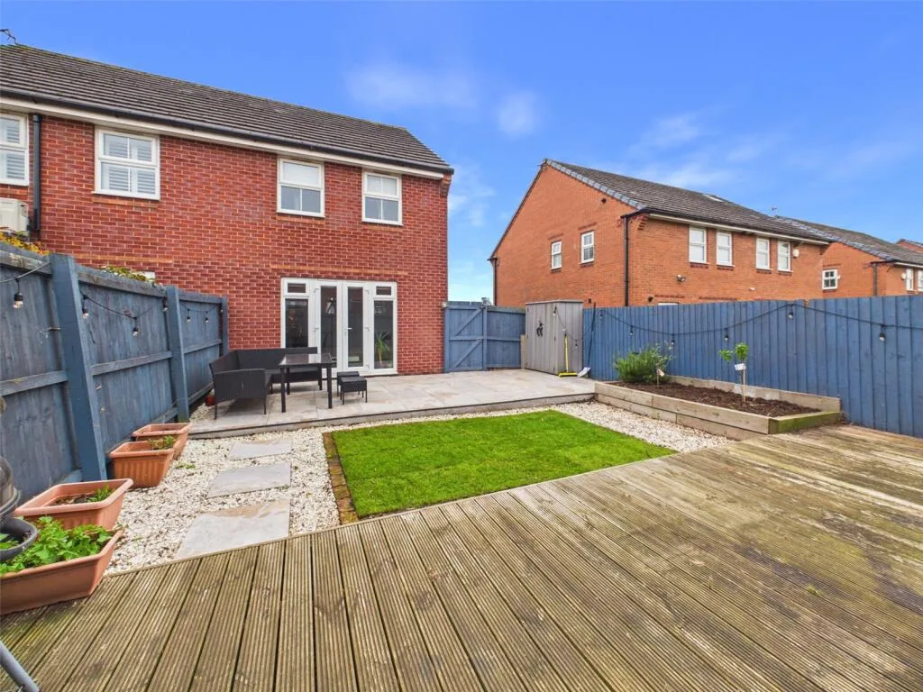 2 bedroom semi-detached house for rent