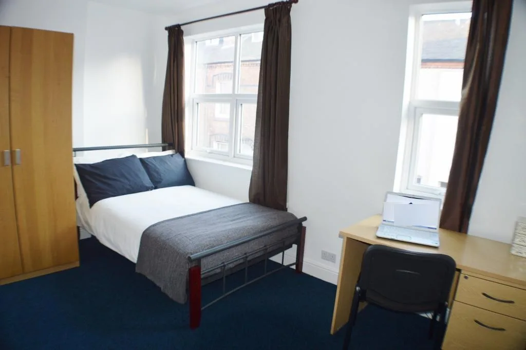 5 bedroom detached house for rent