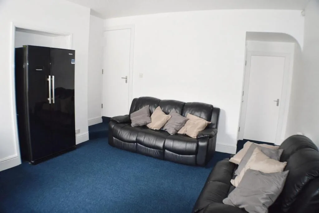 5 bedroom detached house for rent