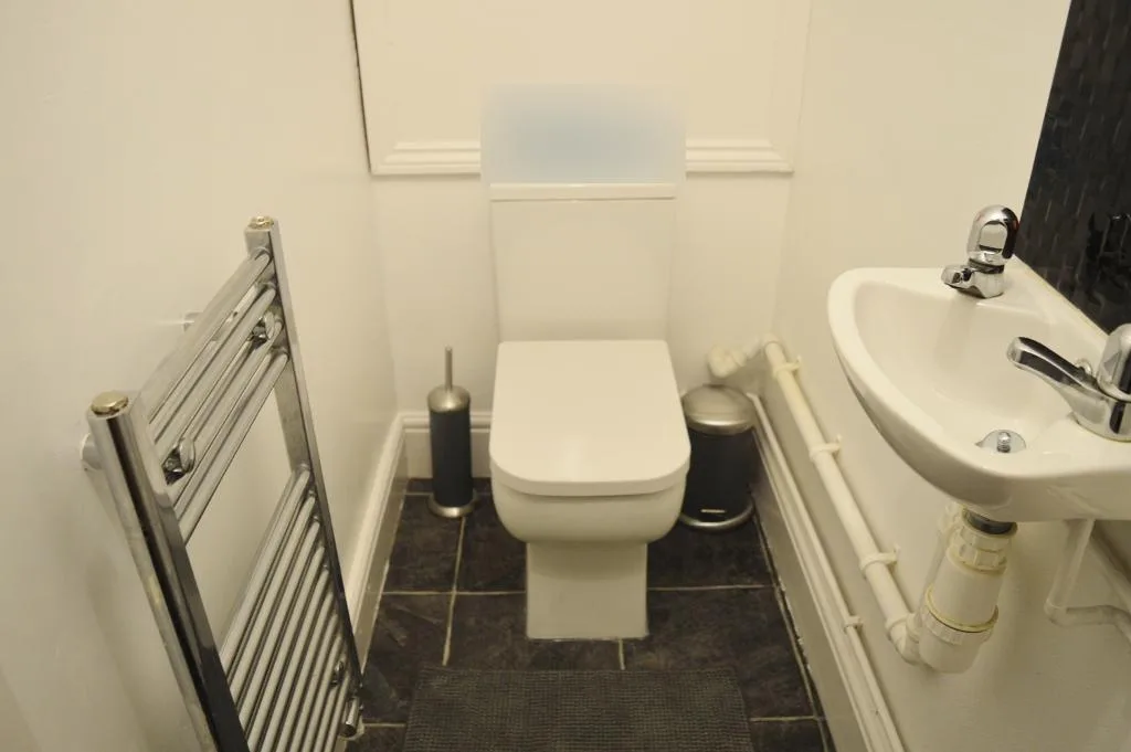 5 bedroom detached house for rent