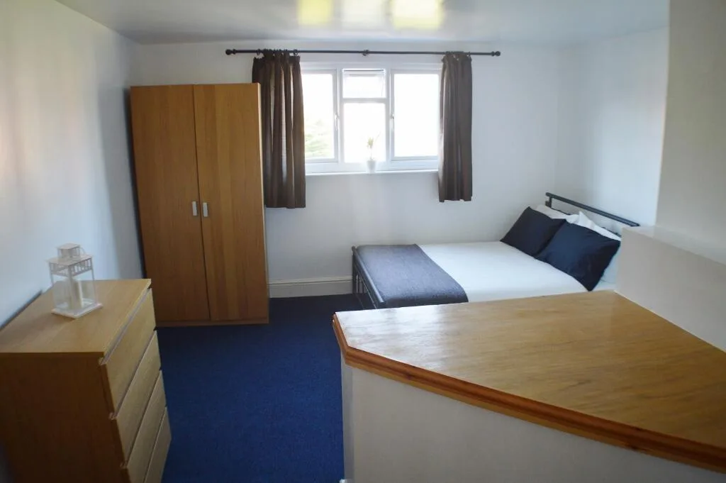5 bedroom detached house for rent