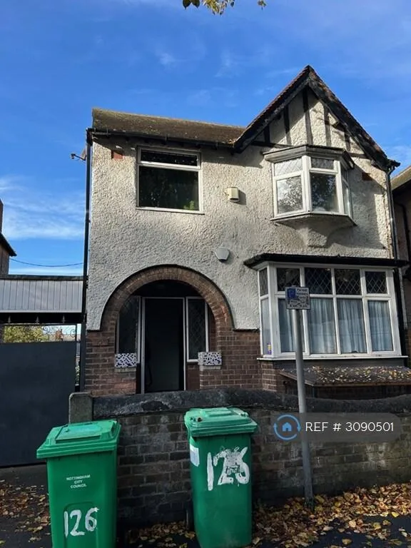 5 bedroom detached house for rent