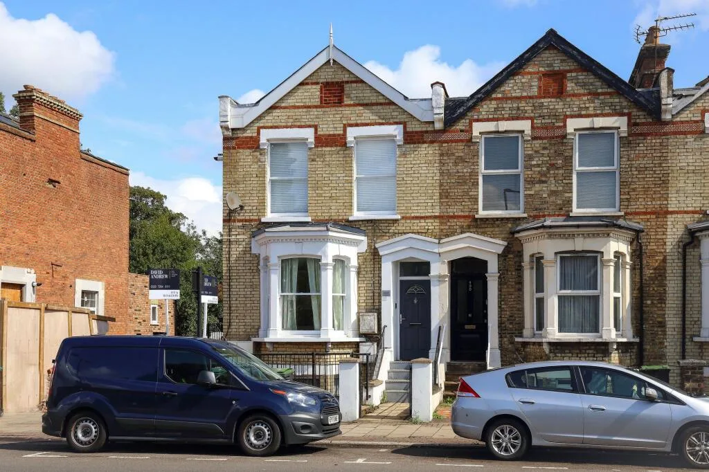 2 bedroom ground floor flat for rent