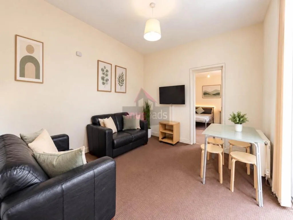 3 bedroom flat for rent