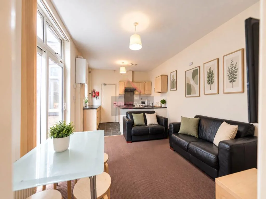 3 bedroom flat for rent