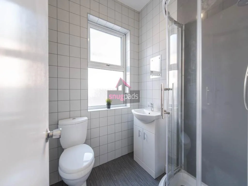 6 bedroom house for rent