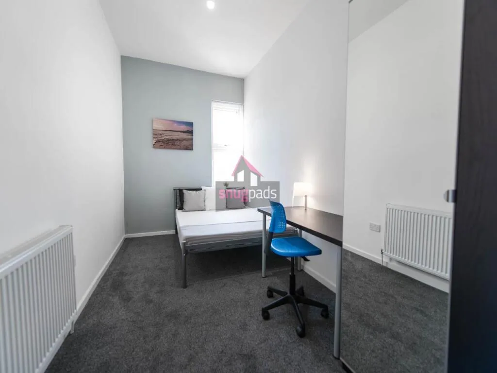 6 bedroom house for rent