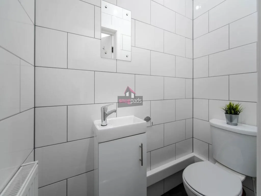 6 bedroom house for rent