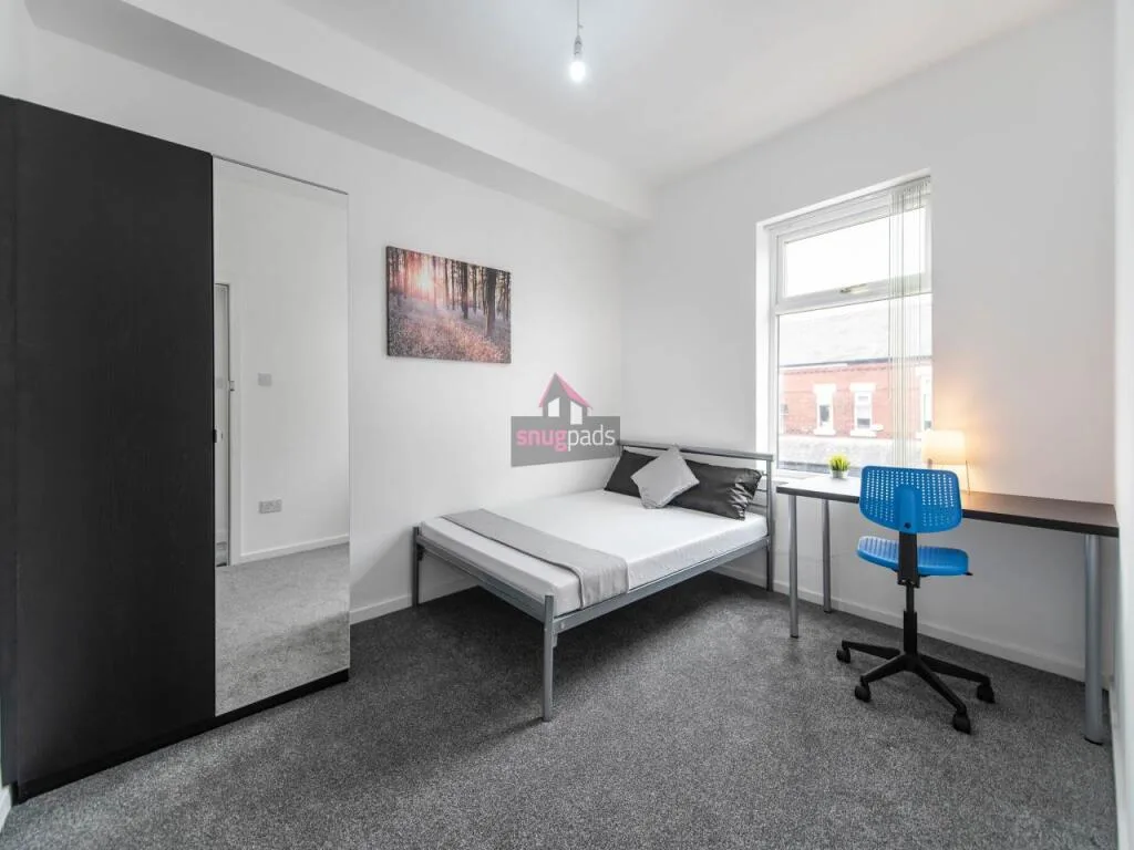 6 bedroom house for rent