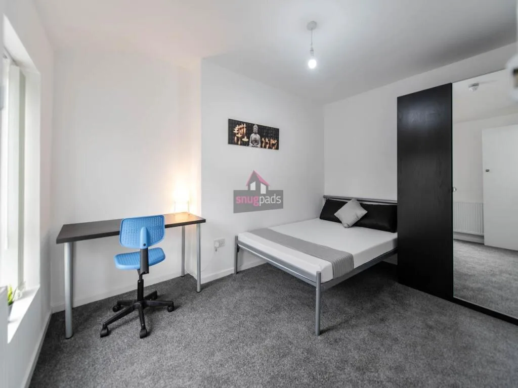 6 bedroom house for rent