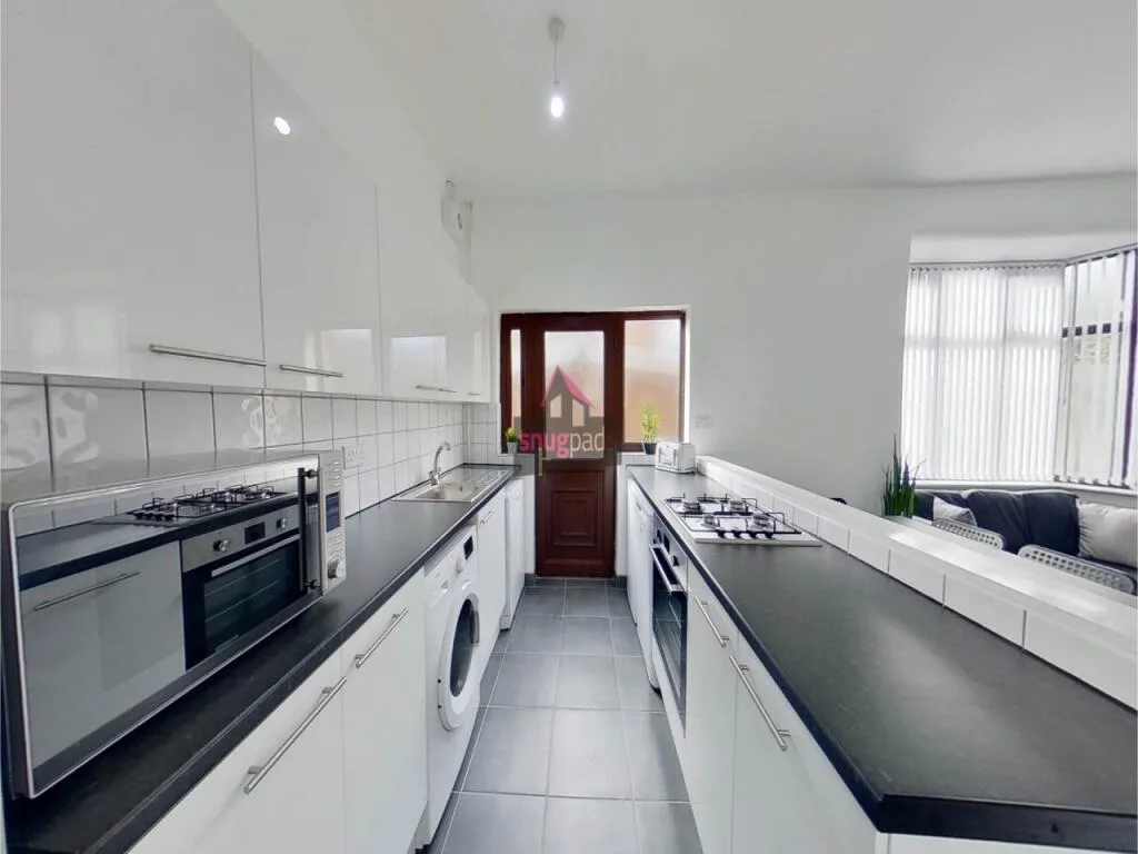 6 bedroom house for rent