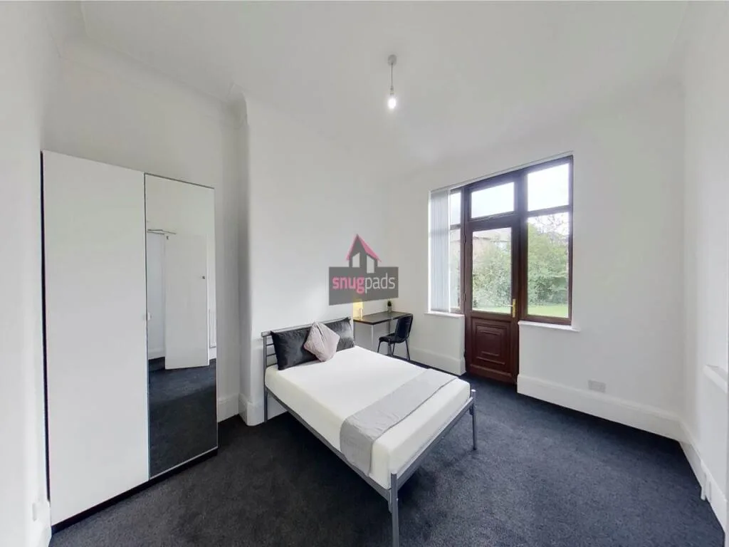 6 bedroom house for rent