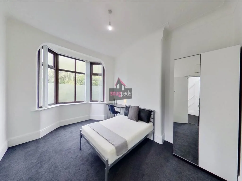 6 bedroom house for rent