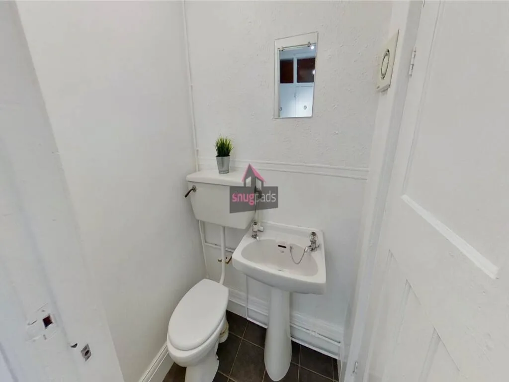 6 bedroom house for rent
