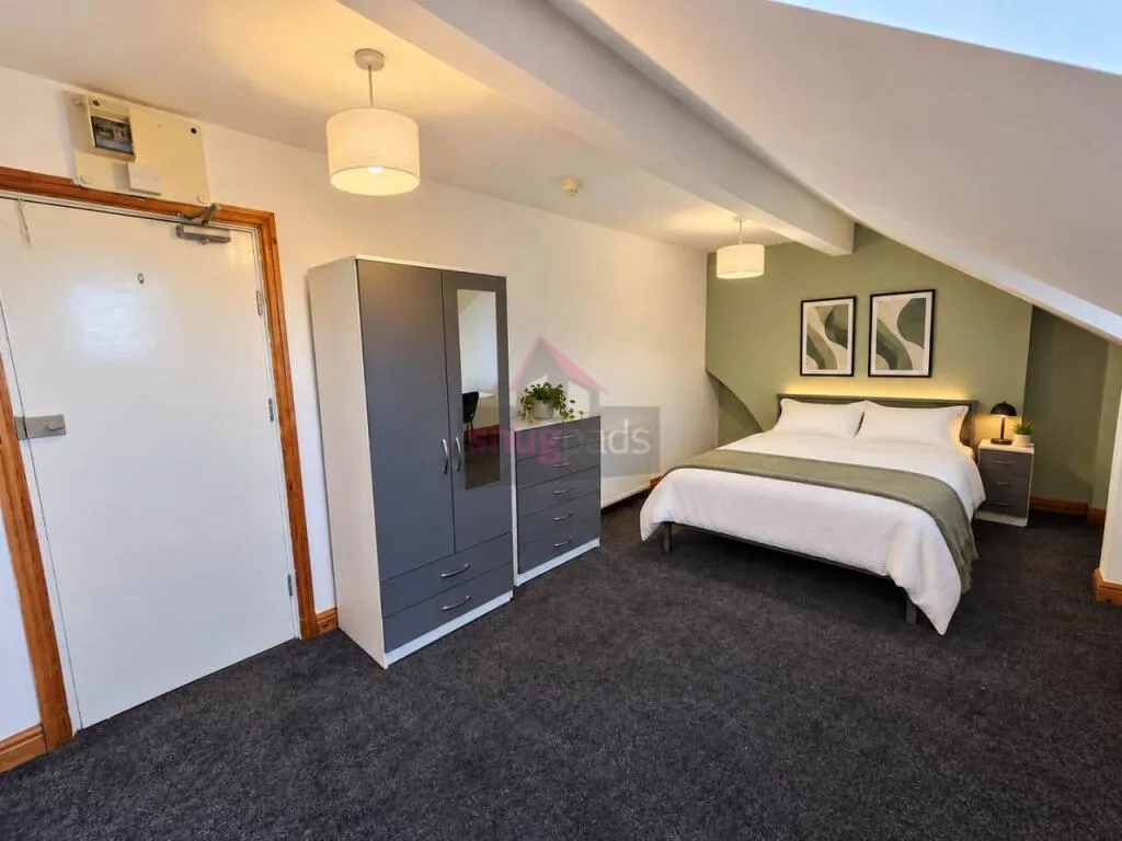 9 bedroom house for rent