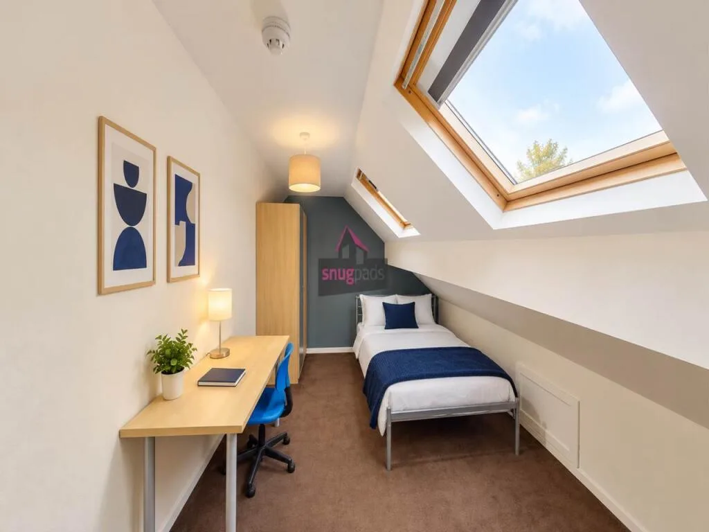8 bedroom house for rent