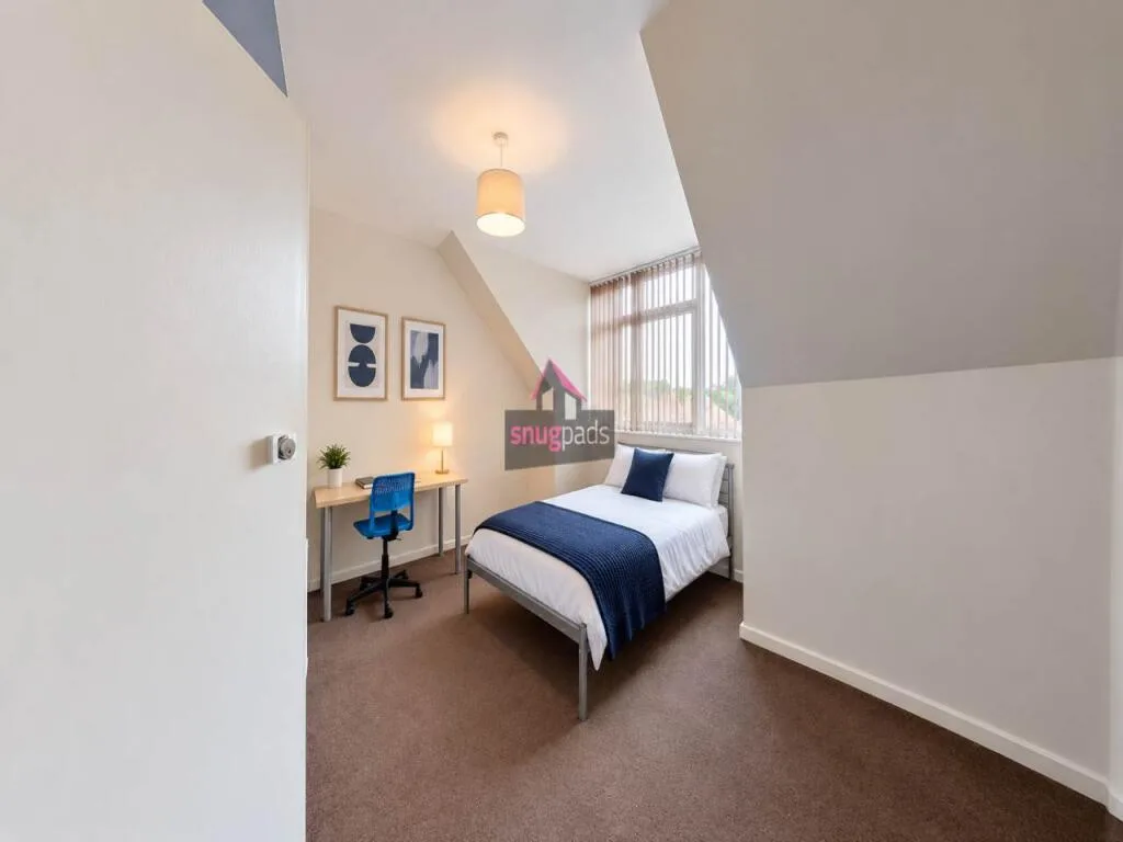 8 bedroom house for rent