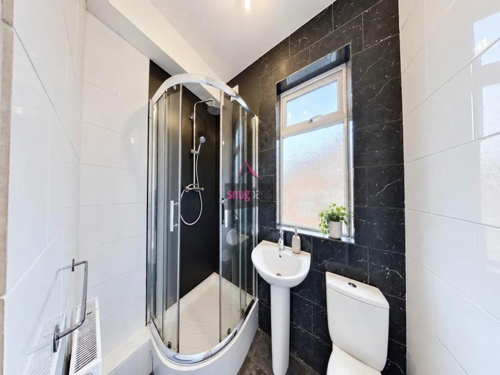 8 bedroom house for rent