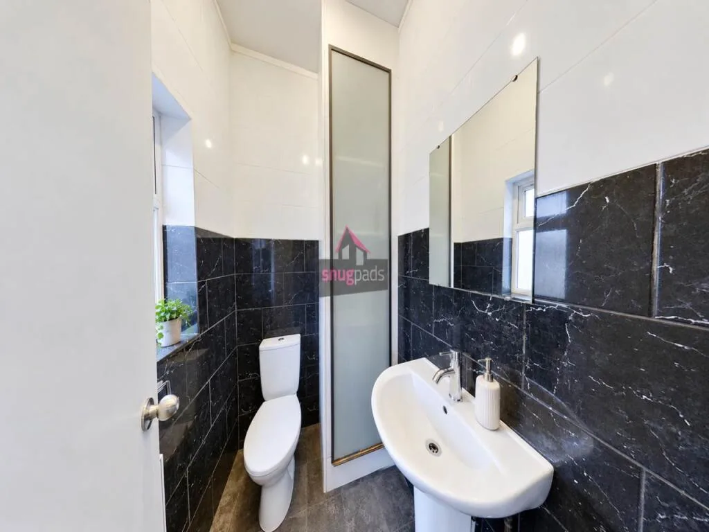 8 bedroom house for rent