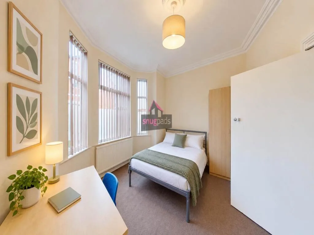 8 bedroom house for rent
