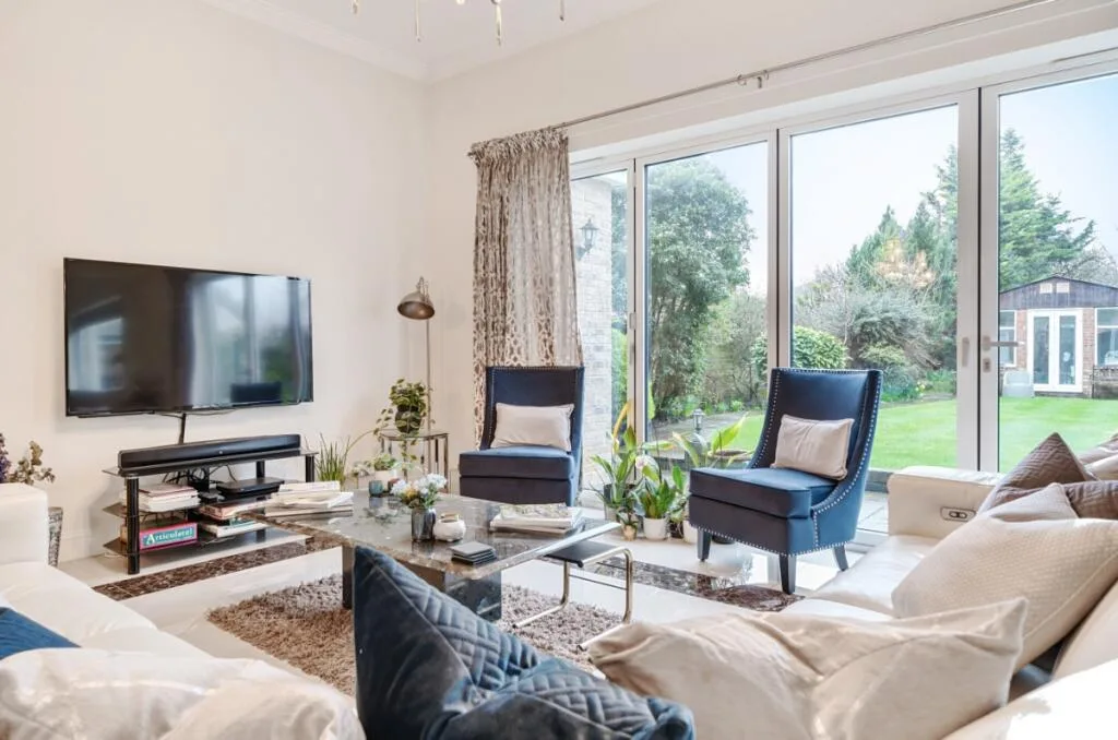 8 bedroom house for rent