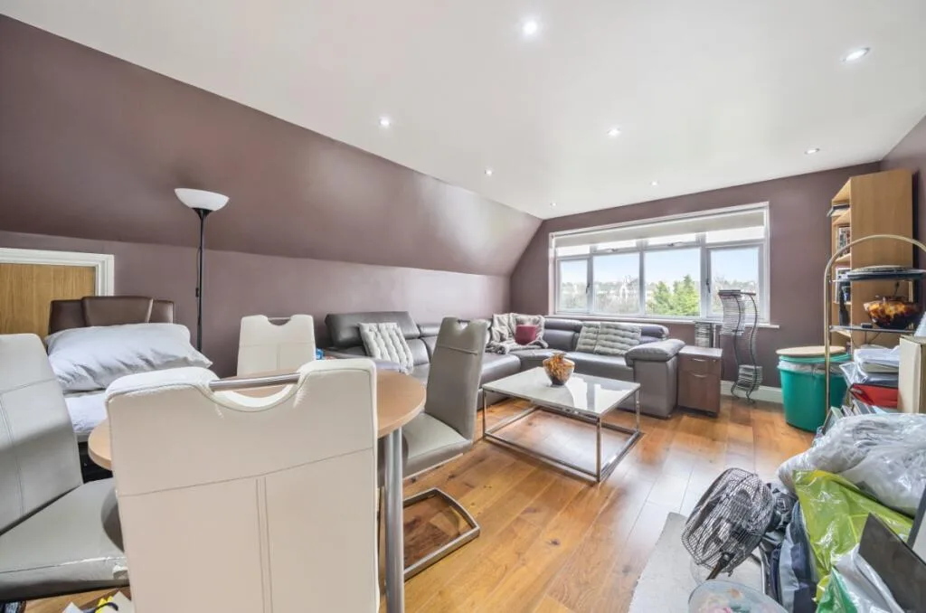 8 bedroom house for rent