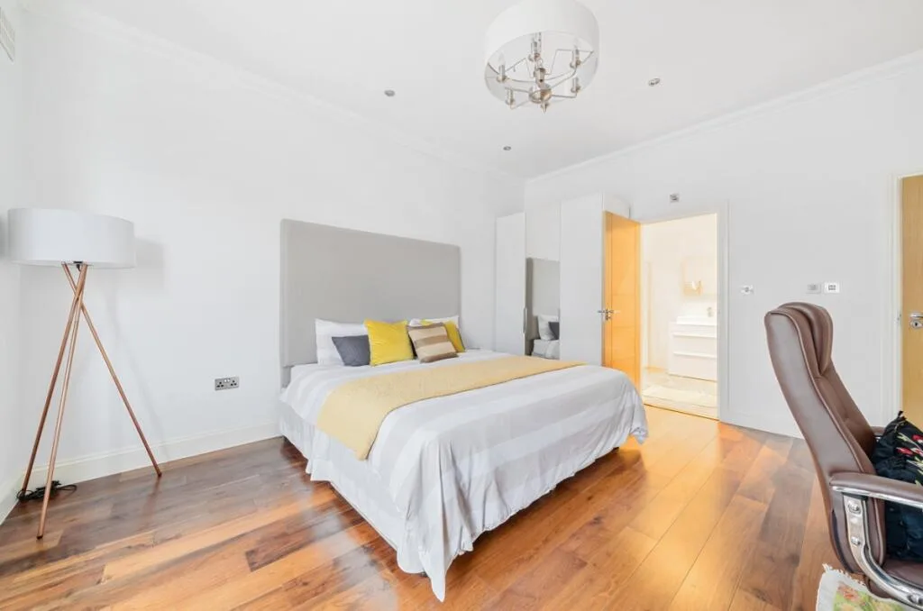 8 bedroom house for rent