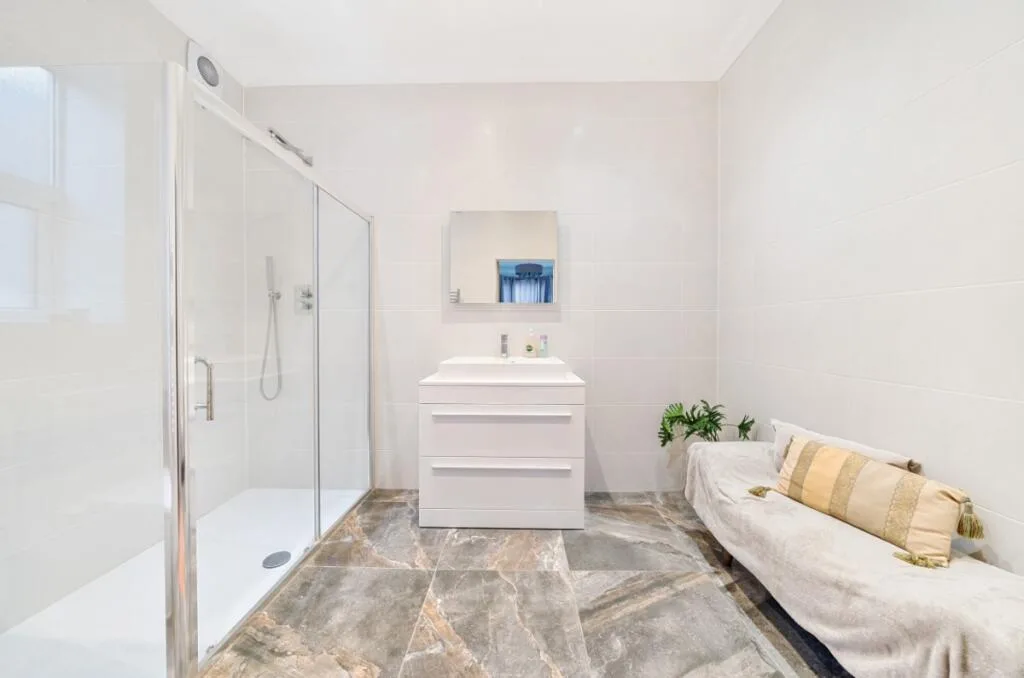 8 bedroom house for rent