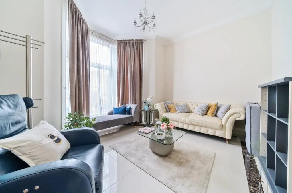 8 bedroom house for rent
