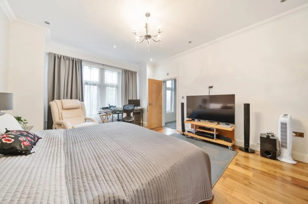 8 bedroom house for rent