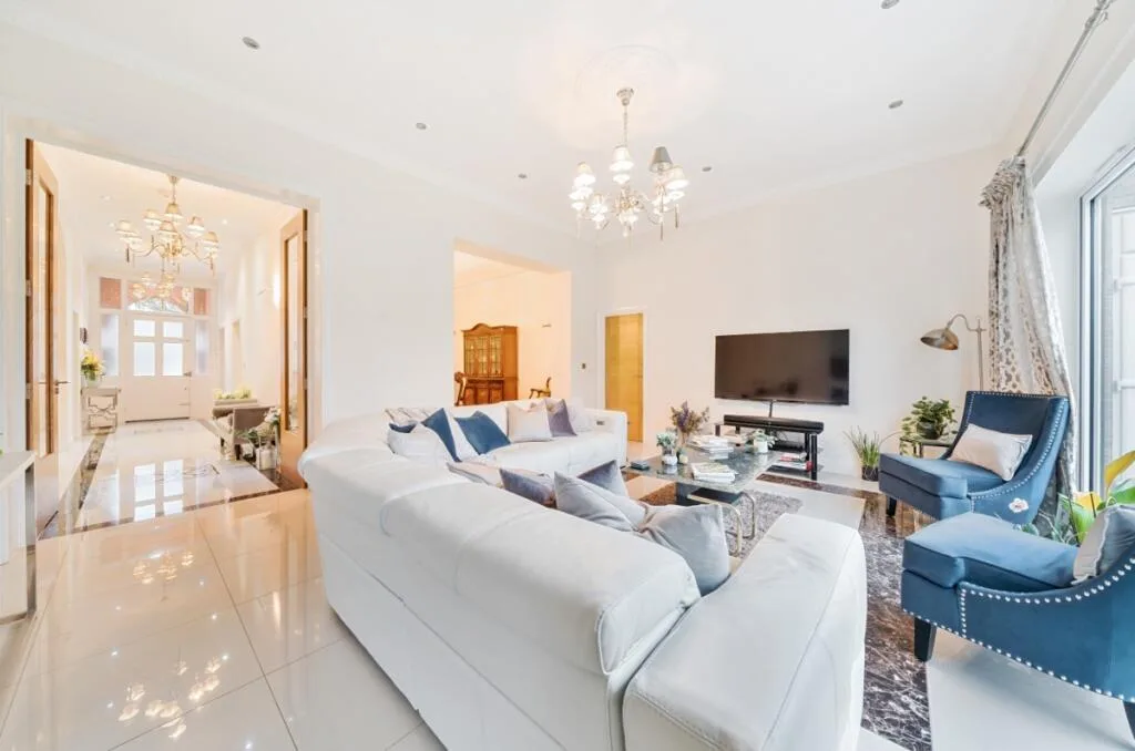 8 bedroom house for rent