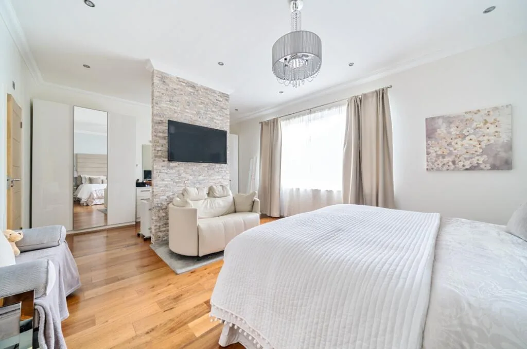 8 bedroom house for rent
