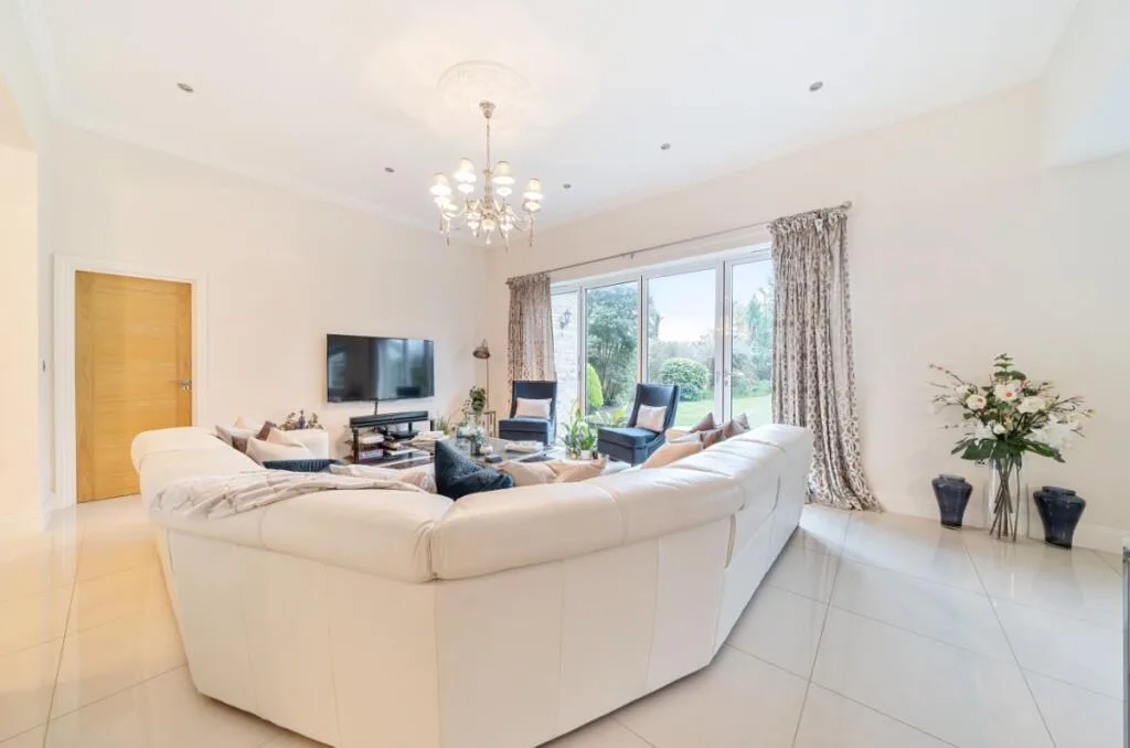 8 bedroom house for rent