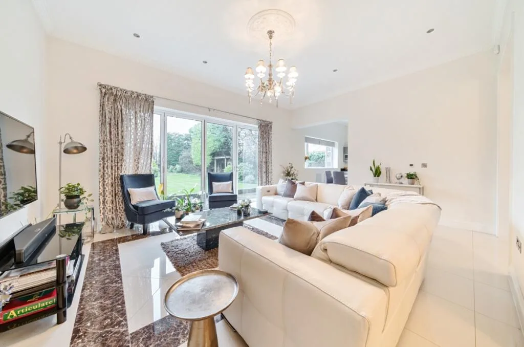 8 bedroom house for rent