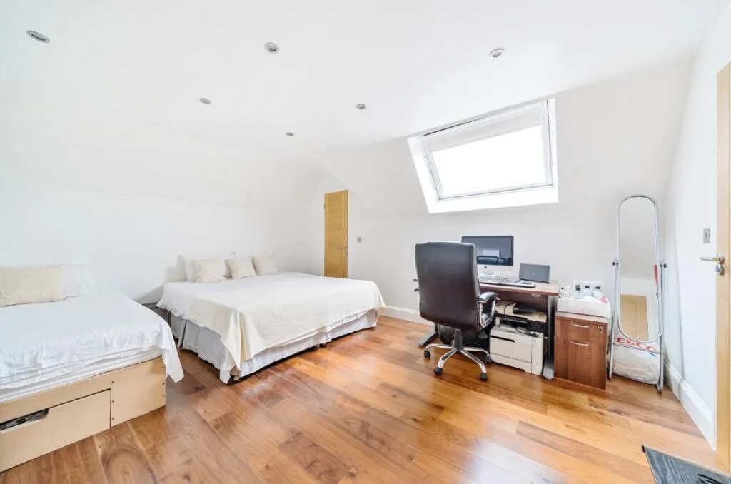 8 bedroom house for rent